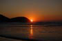 Nascer do sol na Praia de Mariscal, um espet&aacute;culo a parte.
