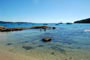 A limpeza da &aacute;gua na Praia da Lagoinha chama a aten&ccedil;&atilde;o, pois da para ver perfeitamente o fundo da &aacute;gua e ainda brincar com os peixinhos que ficam batendo em seus p&eacute;s. 
