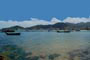 &Aacute;guas l&iacute;mpidas do canto da praia em itapema.