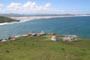 ao fundo vista da praia grande