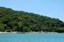 Ilha de Porto Belo, vista do barco que faz a travessia at&eacute; a ilha. 