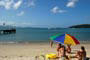 fam&iacute;lias inteiras brincando nas praias de porto belo, linda praia catarinense