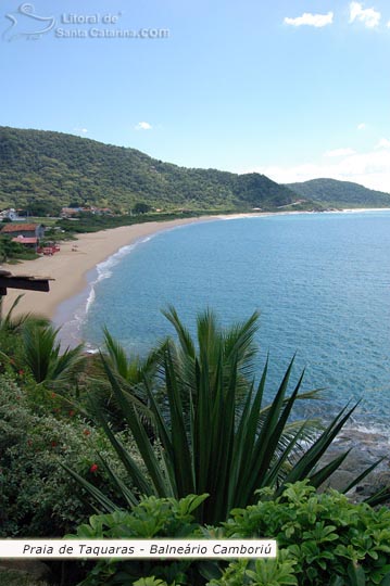 Vista aérea da praia de taquaras em Balneário Camboriú.