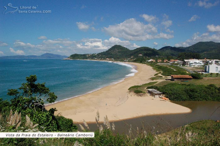 Vista da maravilhosa praia do estaleiro em Balneário Camboriú.