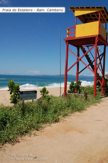 Praia do Estaleiro em Balneário Camboriú.