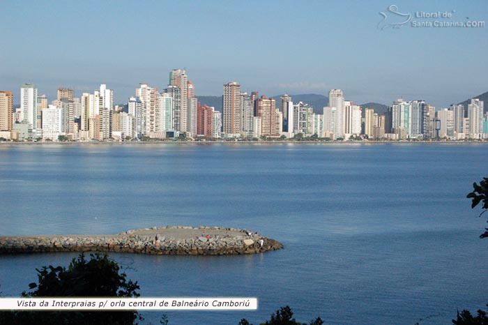 Vista da Interpraias para o centro de Balneário Camboriú.