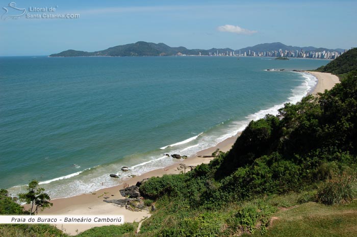 Vista do morro do careca para a praia do buraco em Balneário Camboriú.