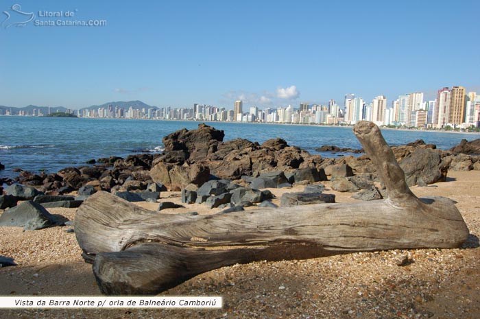 Vista da barra norte de Balneário Camboriú.