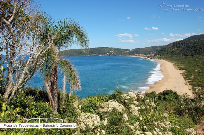 Vista do canto esquerdo da praia de taquarinhas em Balneário Camboriú.