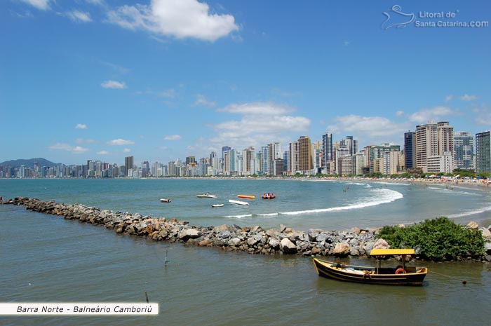 Vista da barra norte em Balneário Camboriu - SC.