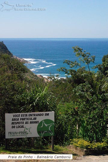 Entrada da praia do pinho em balneário camboriú.