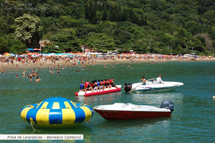 Praia de laranjeiras, banana boot, lancha e muita diversão nesta praia maravilhosa.