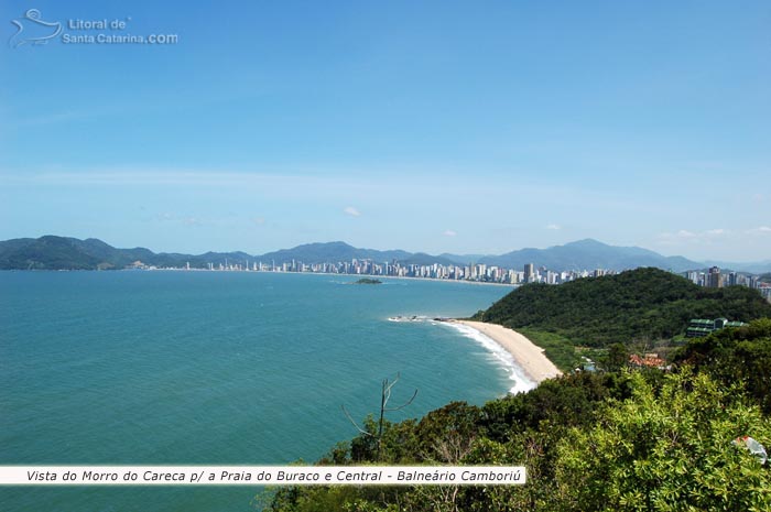 Vista do morro do careca para a praia do buraco e orla central de balneário camboriú.