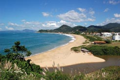 Praia do Estaleiro em Balneário Camboriú