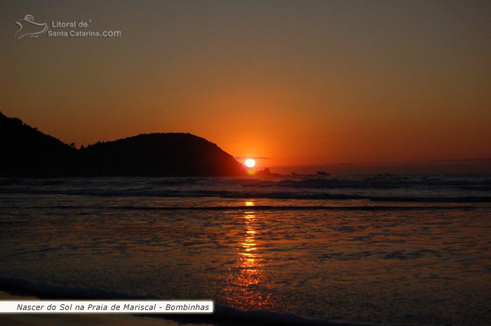 Nascer do sol na Praia de Mariscal, um espetáculo a parte.