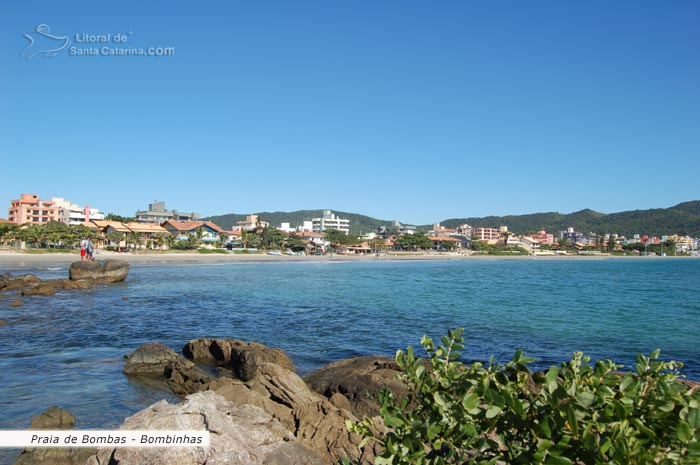 Vista da Praia de Bombas em Bombinhas.