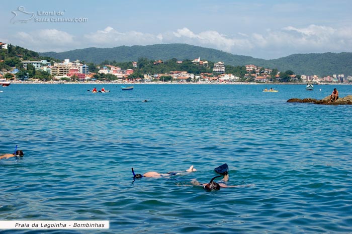 Mergulho nas piscinas naturais Praia da Lagoinha