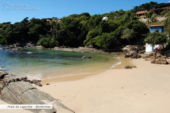 Vista do Canto direito da Praia da Lagoinha em Bombinhas.