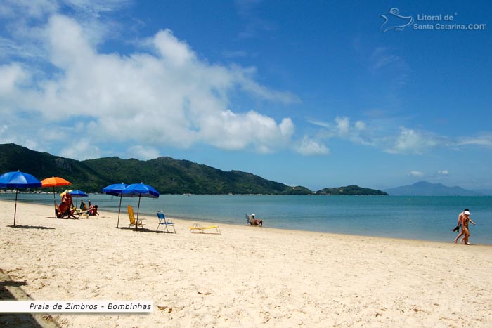 Praia de Zimbros em Bombinhas, a paz e tranquilidade reina neste lugar.