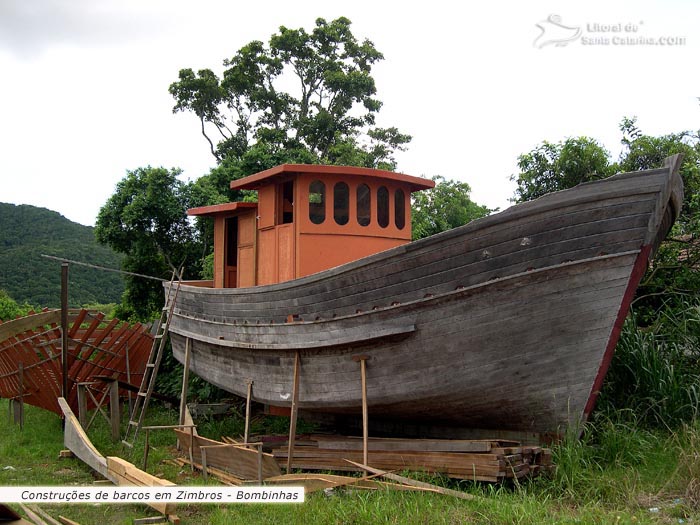 Construção de um Barco Pesqueiro em Zimbros - Bombinhas