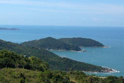 Vista da Ilha do Macuco em Bombinhas.