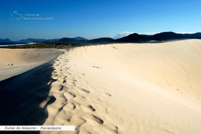 Dunas da joaquina, do lado esquerdo ao fundo a praia da joaquina