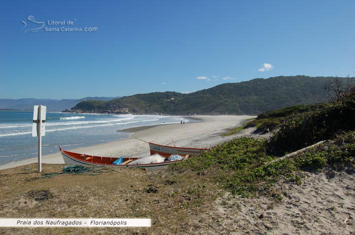 praia dos naufragados, barco de pesca