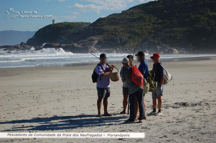 pescadores da comunidade da praia dos naufragados