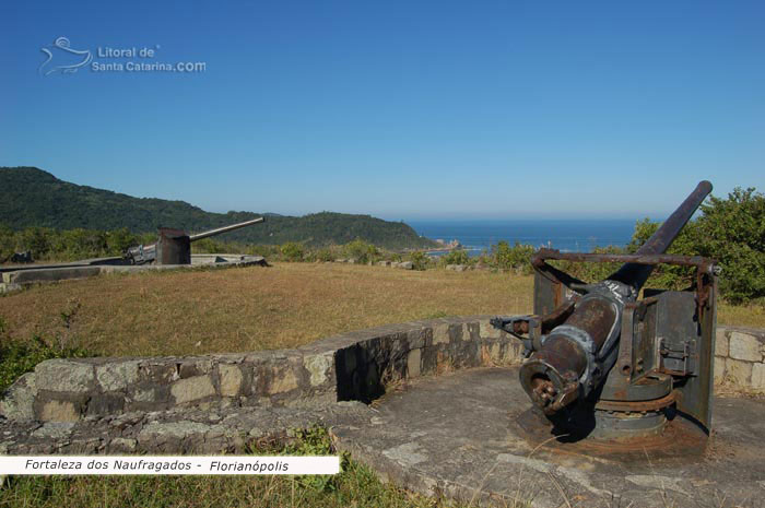 fortaleza de naufragados, canhões apontados para o sul dos mares catarinenses