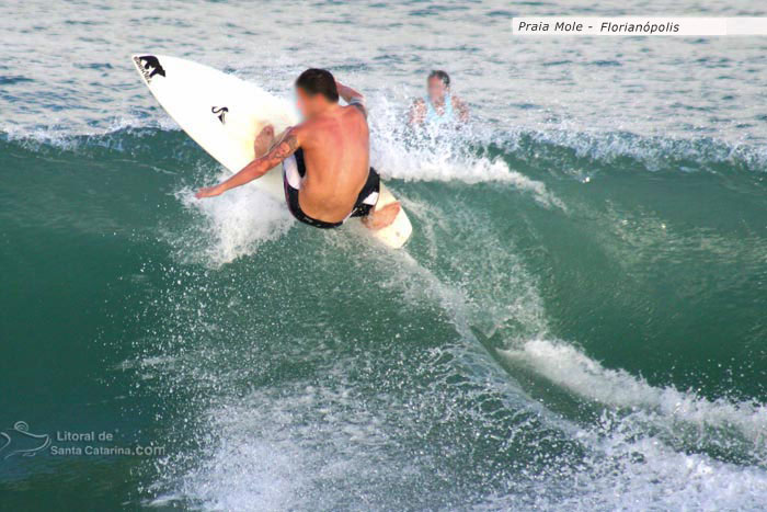 Surf na Praia Mole