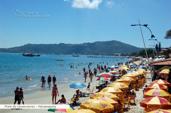 praia de canavieiras, repleta de turístas que vem aproveitar as maravilhas catarinense