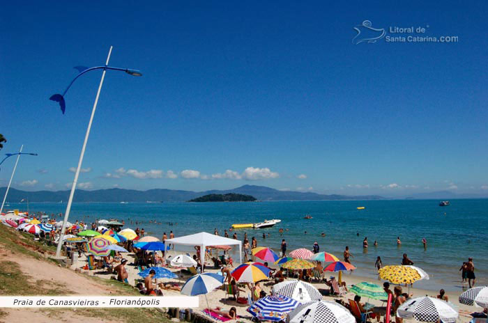 Vista da praia de canasvieiras sc