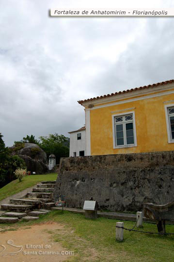Fortaleza de anhatomirim construção histórica