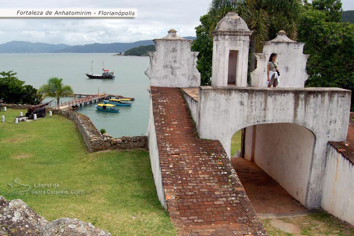 Paisagem fortaleza de anhatomirim