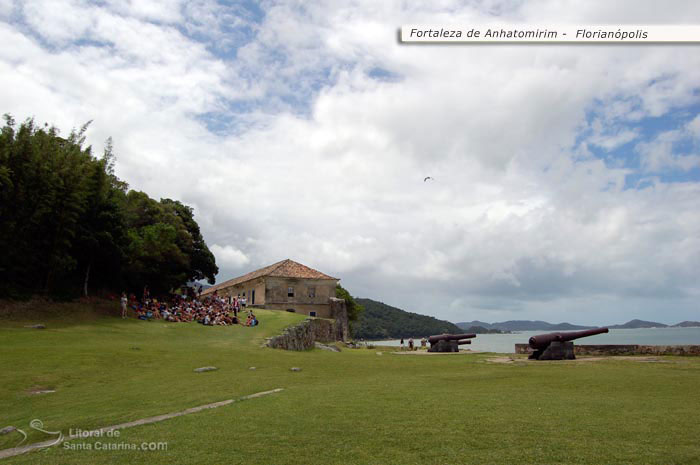 Vista da fortaleza de anhatomirim