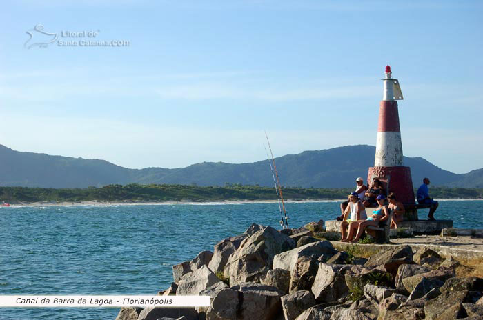 Pesca no canal da barra da lagoa