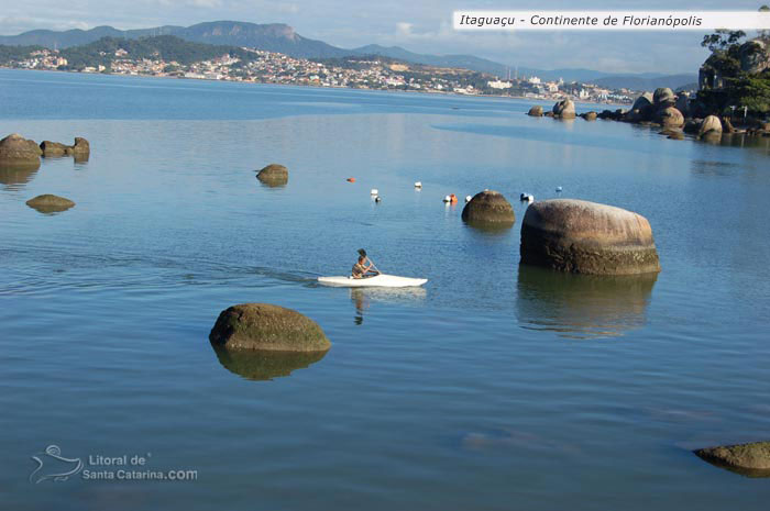 Itaguaçú barquinho no mar