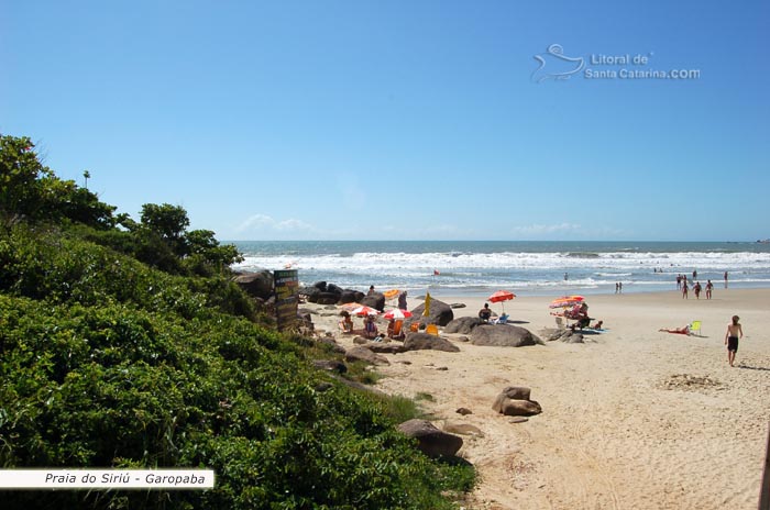 Canto esquerdo da praia do siriu garopaba