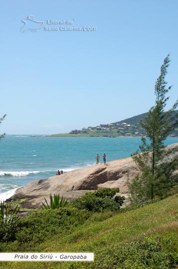 Vista da pedra para a praia do siriu