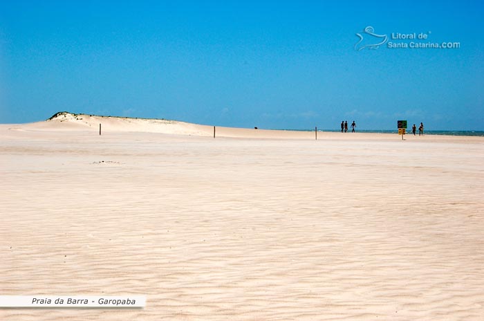 Areias branquinhas da praia da barra