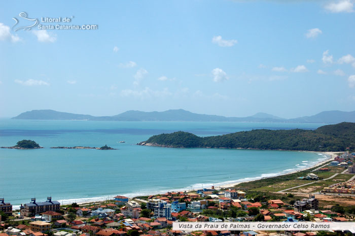 Vista da praia de palmas