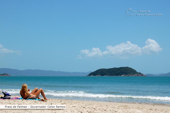 Foto Garota Tomando Um Sol Na Praia De Palmas Em Sta Catarina Gov Celso Ramos S