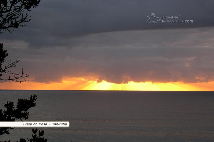 Nascer do sol, espetácular na praia do rosa sc