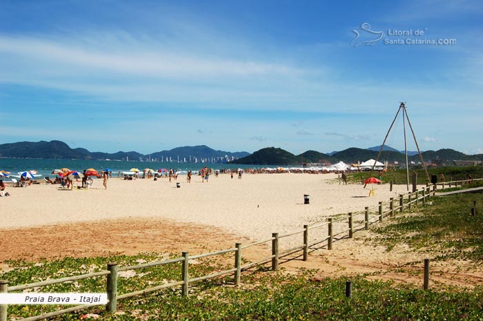 vista da orla da praia brava