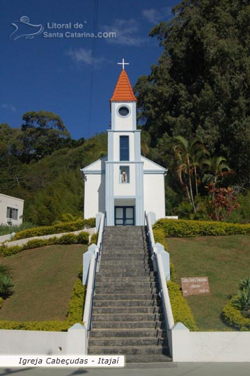 igrejinha de cabeçudas de itajai