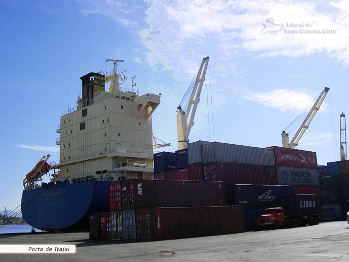 porto de itajai sc, navio cargueiro