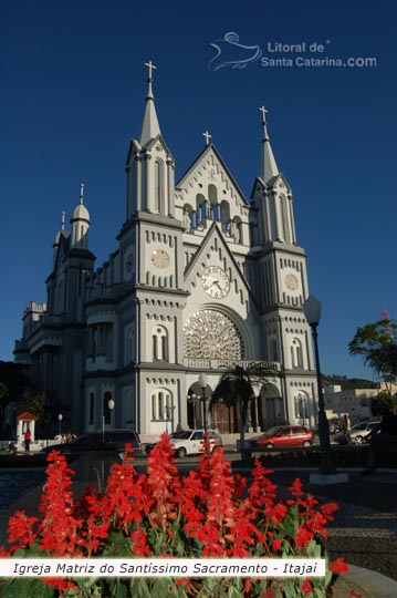 igreja matriz de itjai, vista de dia