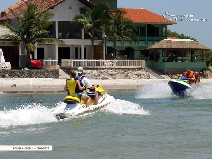 Jet Ski na meia praia em itapema.