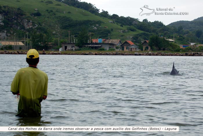 canal dos molhes da barra onde iremos observar a pesca com auxílio dos golfinhos em laguna