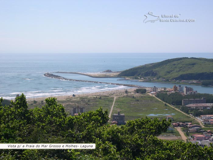 vista para a praia do mar grosso e molhes